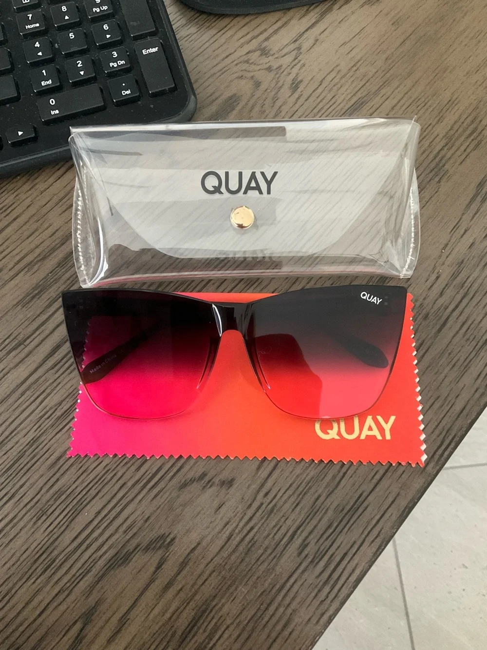 Quay Australia Come Thru 1212 Cat Eye Sunglasses Matte Black & Pink Fade